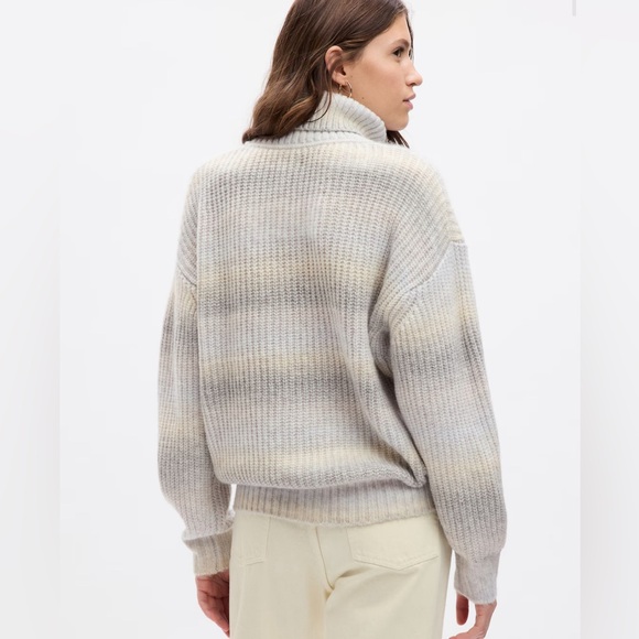 NWT - Stitch Turtleneck Gap Sweater - size L - Picture 2 of 2